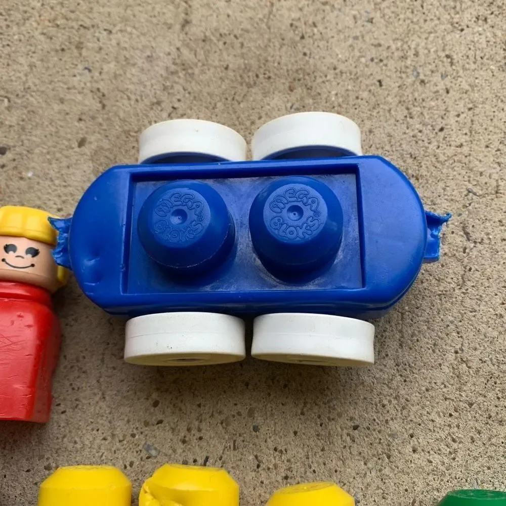 Mega Bloks Puppy Build N Sort Partial Set